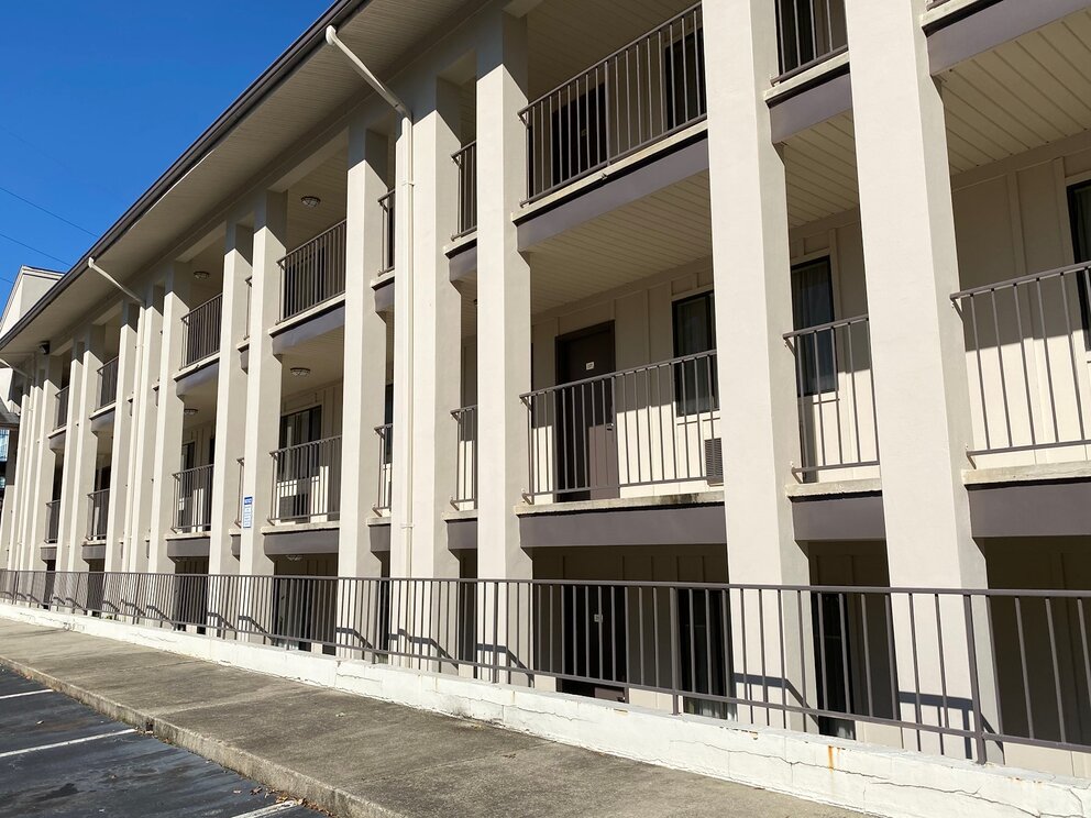 Room view with columns at our atlanta hotel